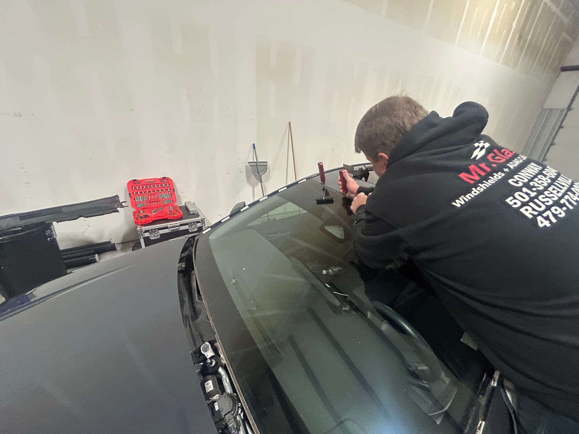 Gallery photos for Expert Windshield Replacement for 2025 Toyota Camry: Image #3