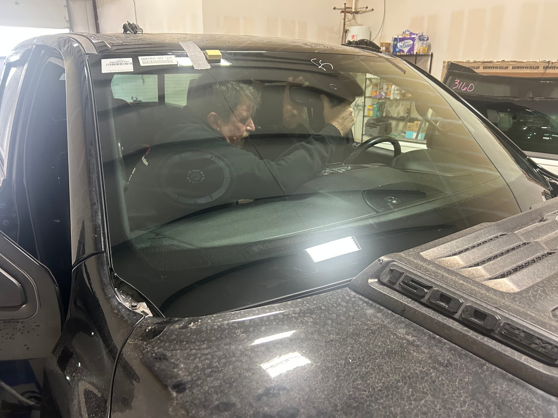Gallery photos for Expert Windshield Replacement on 2019 Ram Rebel: Image #3