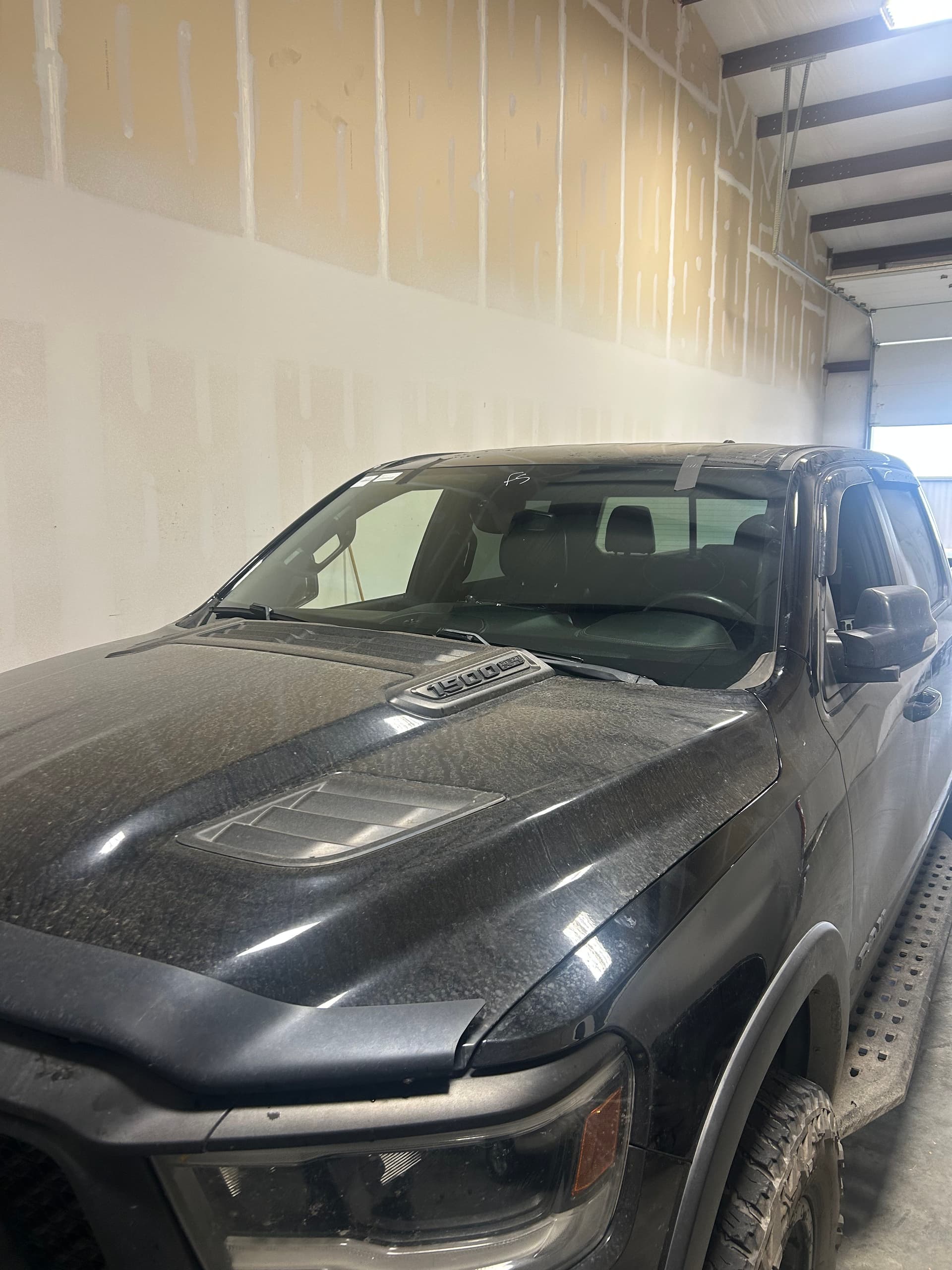 Gallery photos for Expert Windshield Replacement on 2019 Ram Rebel: Image #4