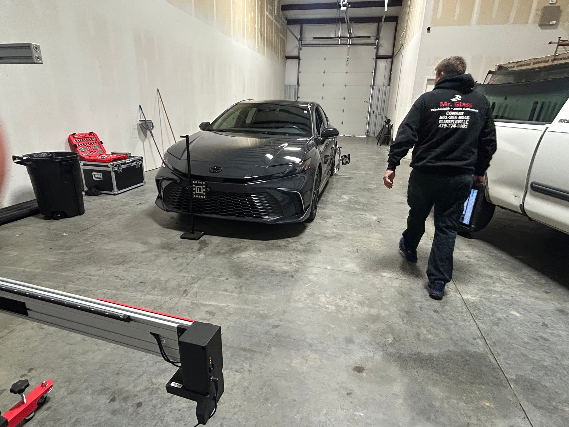 Gallery photos for Expert Windshield Replacement for 2025 Toyota Camry: Image #9