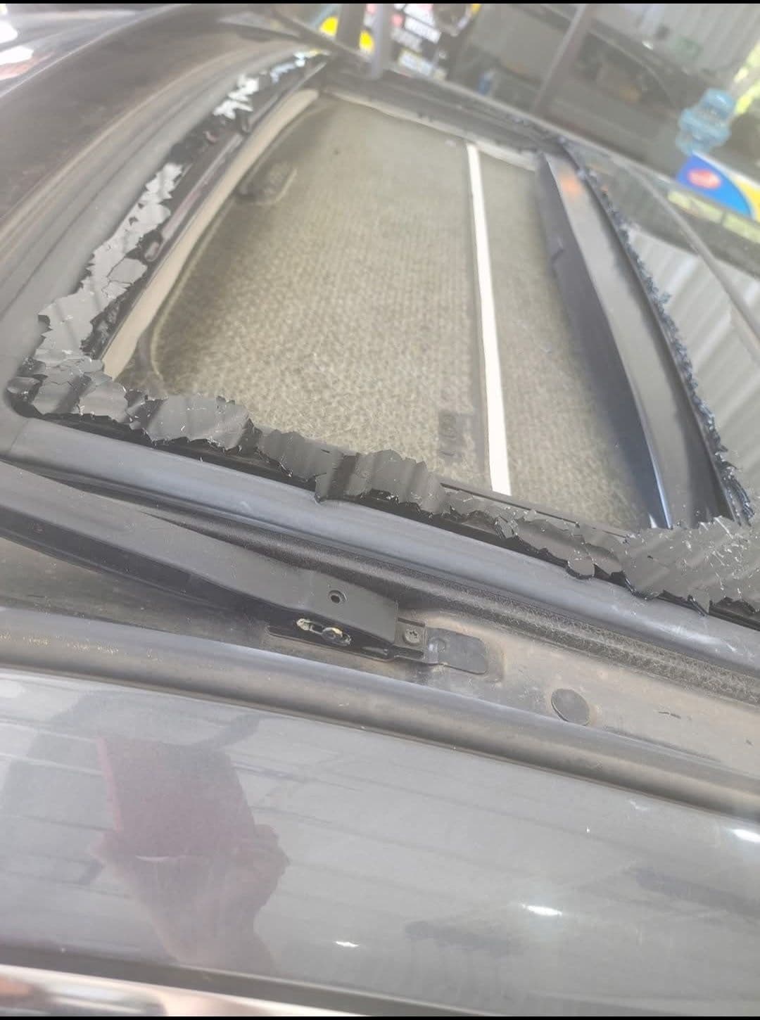 Gallery photos for Sunroof Replacement for a 2022 Toyota Venza: Image #3