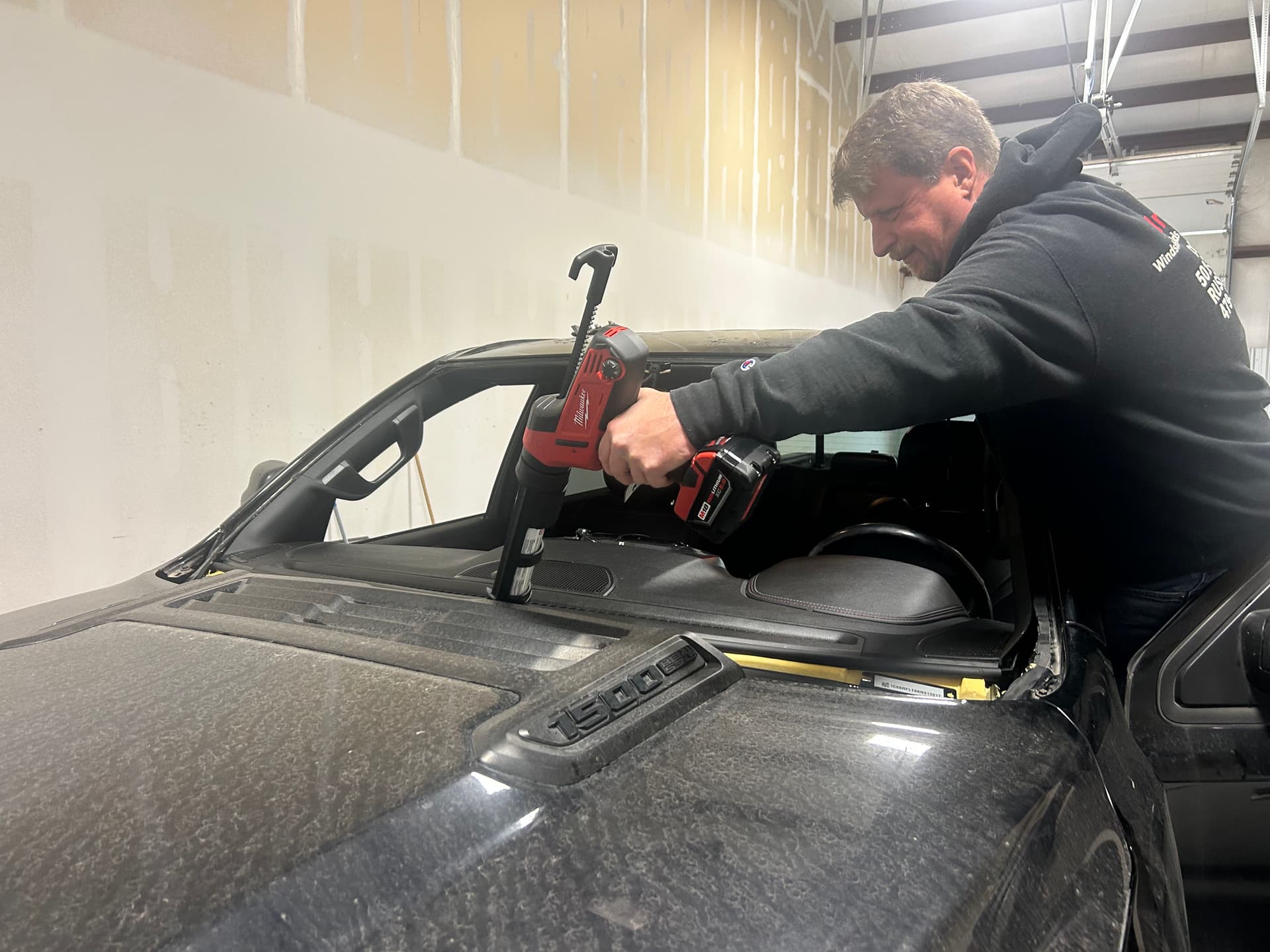 Gallery photos for Expert Windshield Replacement on 2019 Ram Rebel: Image #1