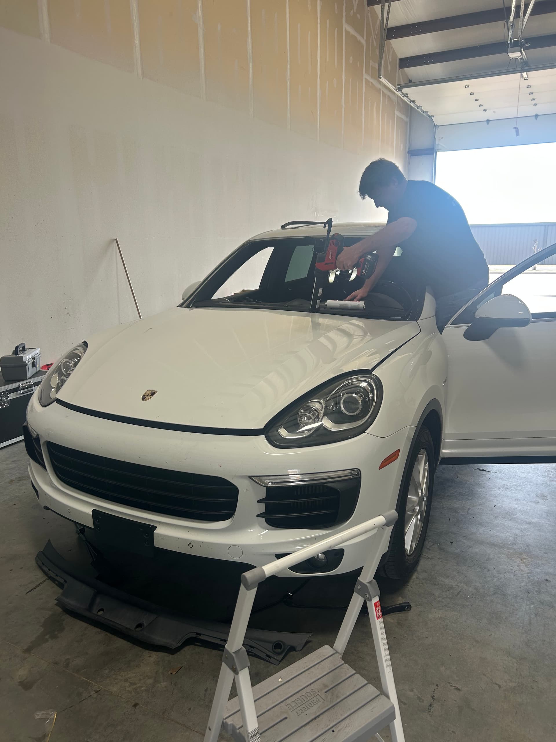 Windshield Replacement for a Porsche Cayenne image