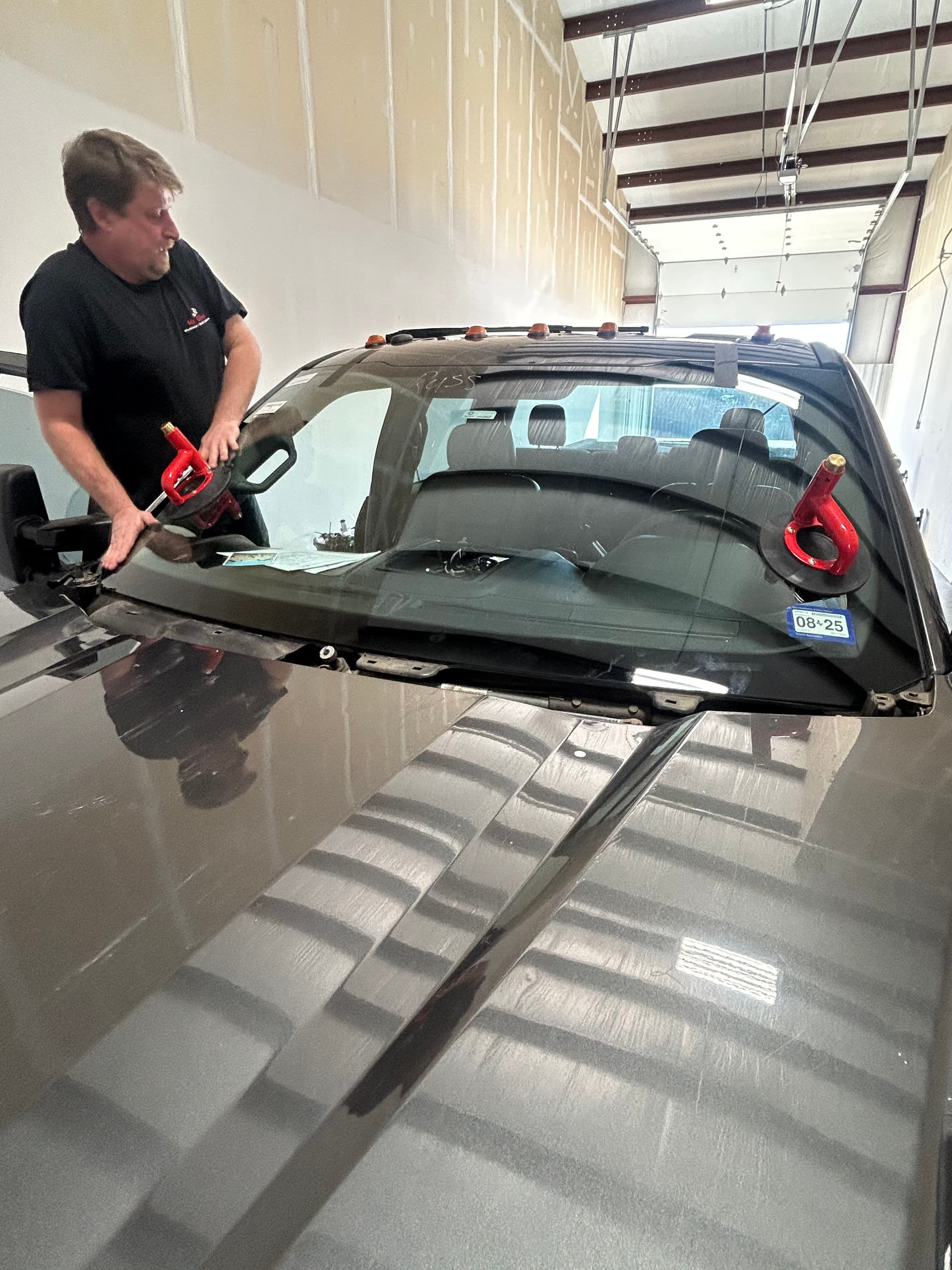 Gallery photos for Ford F350 Windshield Replacement and Repair: Image #6