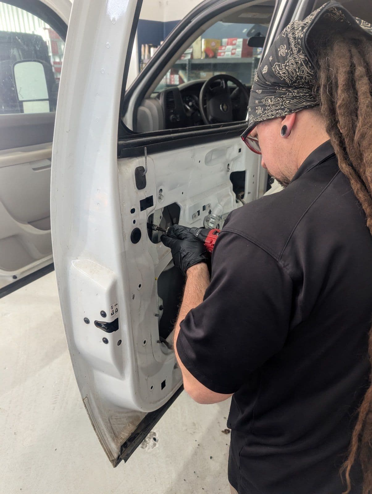 Gallery photos for Expert Window Replacement for Chevrolet 2500: Image #3